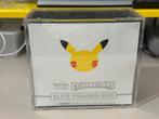 Celebrations Elite Trainer Box Sealed & Acryl Case Pokemon, Ophalen of Verzenden, Nieuw, Boosterbox