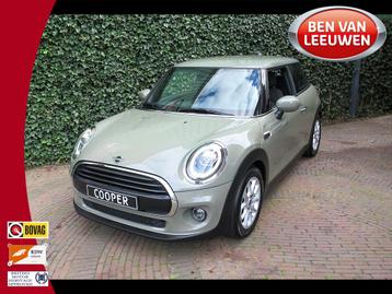 MINI Cooper 1.5 Pepper F56 LCI met Navi, LED, Clima en 16" beschikbaar voor biedingen