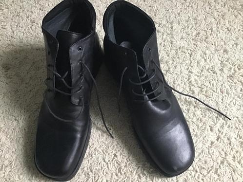 Zwarte korte Dameslaarsjes, leer,mt 41, Kleding | Dames, Schoenen, Nieuw, Zwart, Ophalen of Verzenden