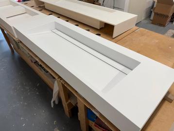Corian solid surface wastafel 1.40 mtr wit beschikbaar voor biedingen