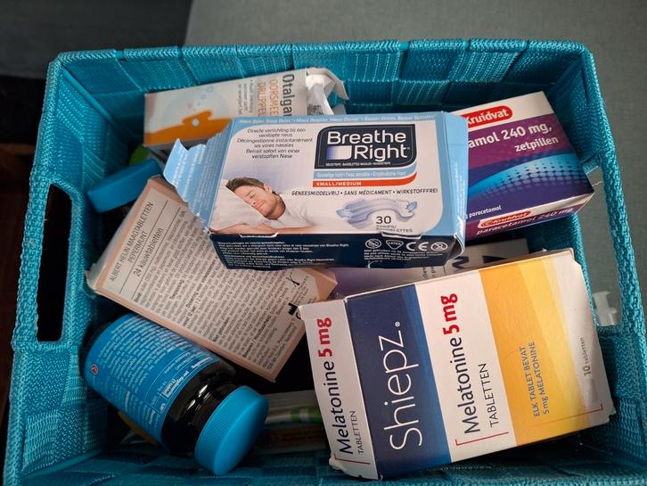 Gratis: Diverse medicatie, haarborstel, tandenborstel etc, Diversen, Levensmiddelen, Ophalen