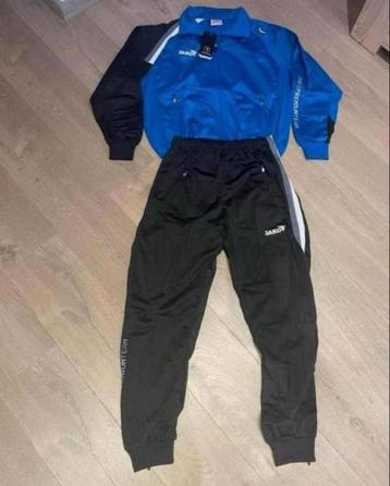 Jako trainingspak maat S beschikbaar voor biedingen