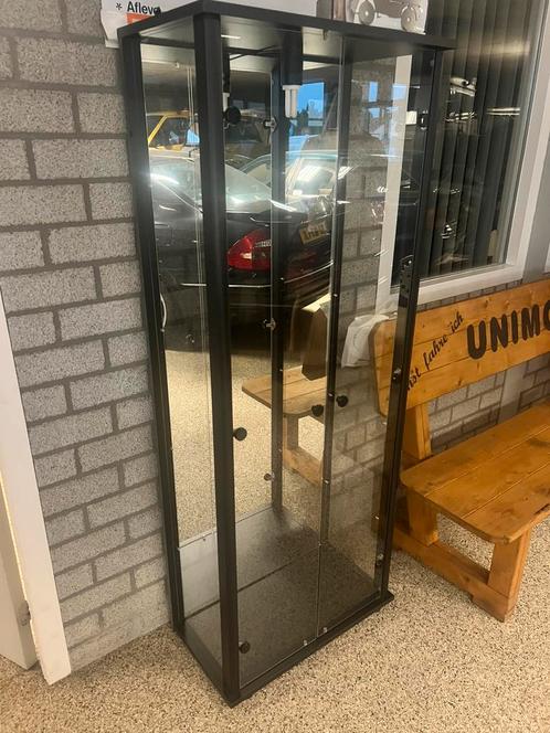 Gratis Vitrinekast met spiegel achterwand, Huis en Inrichting, Kasten | Vitrinekasten, Zo goed als nieuw, 25 tot 50 cm, Ophalen