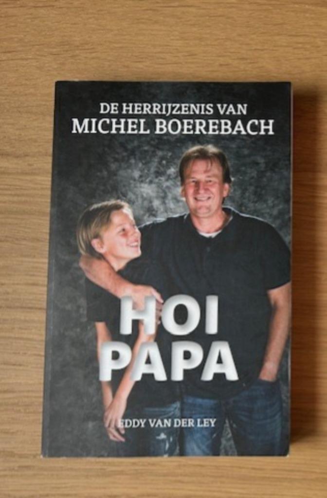 Voetbalboeken oa Pirlo, Huntelaar, v Nistelrooij, Dillen, Verzamelen, Sportartikelen en Voetbal, Zo goed als nieuw, Boek of Tijdschrift