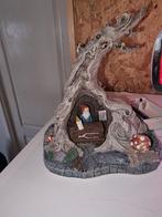 Efteling kabouter in boomstam, Ophalen of Verzenden, Zo goed als nieuw, Kunststof, Tuinkabouter