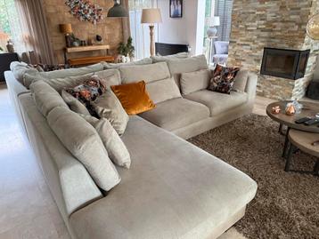 Prachtige hoekbank beige landelijk modern beschikbaar voor biedingen