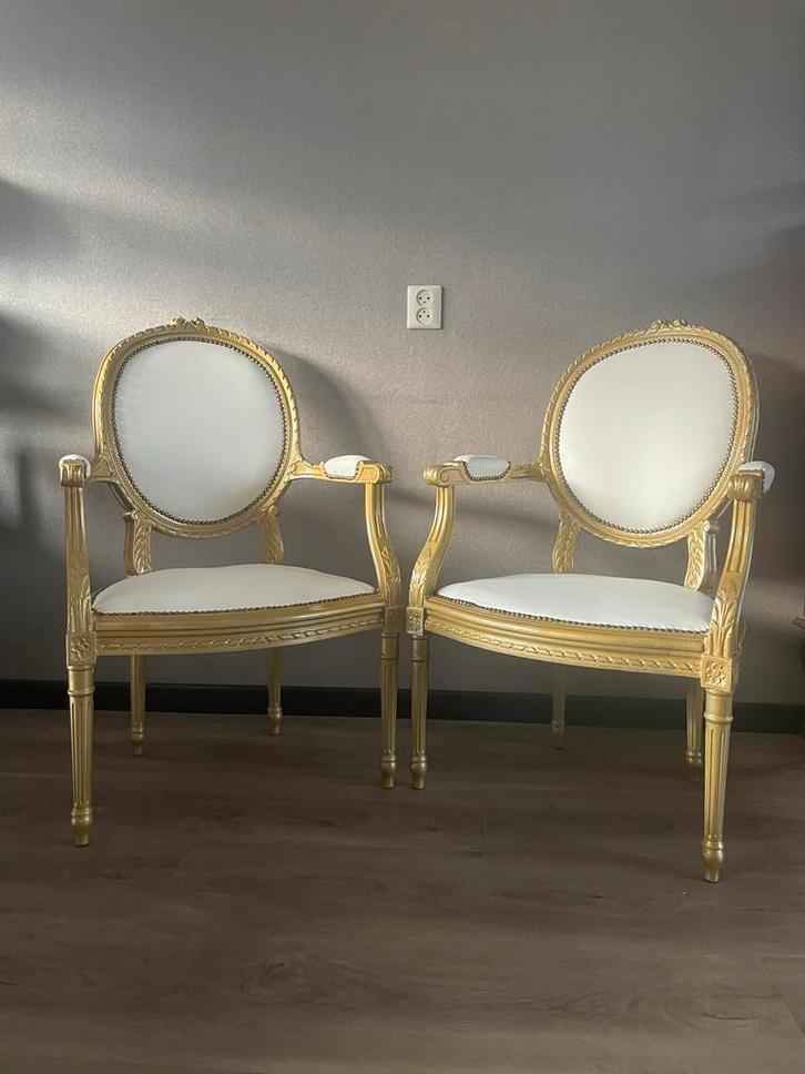 Twee gerestylde brocante stoelen wit goud queen anne barok, Huis en Inrichting, Stoelen, Gebruikt, Twee, Hout, Wit, Ophalen