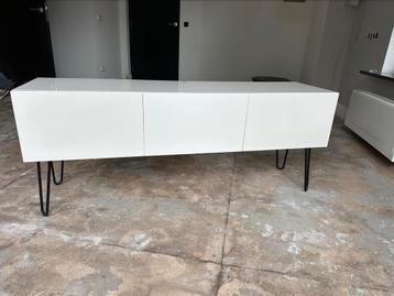 Tv Dressoir (Zwevend of op pootjes)