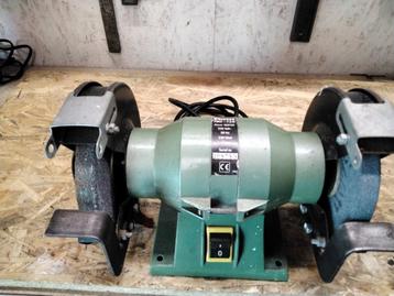 2 x slijpsteen machine samen voor 50.00 euro  beschikbaar voor biedingen