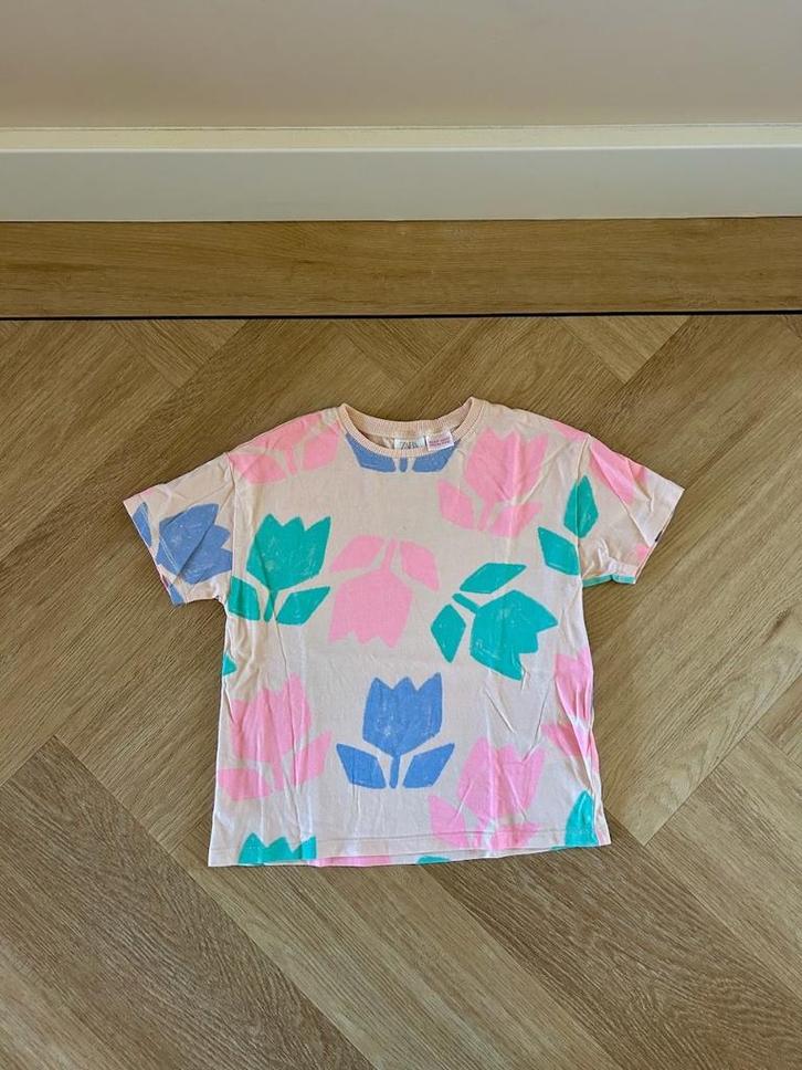 Shirt / top van de Zara met tulpen, maat 110 / 116, Kinderen en Baby's, Kinderkleding | Maat 110, Zo goed als nieuw, Meisje, Shirt of Longsleeve