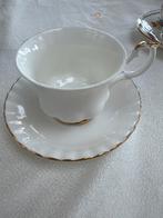 Royal Albert Val D'or Kop en Schotel, Ophalen of Verzenden, Zo goed als nieuw, Overige stijlen, Kop(pen) en/of Schotel(s)