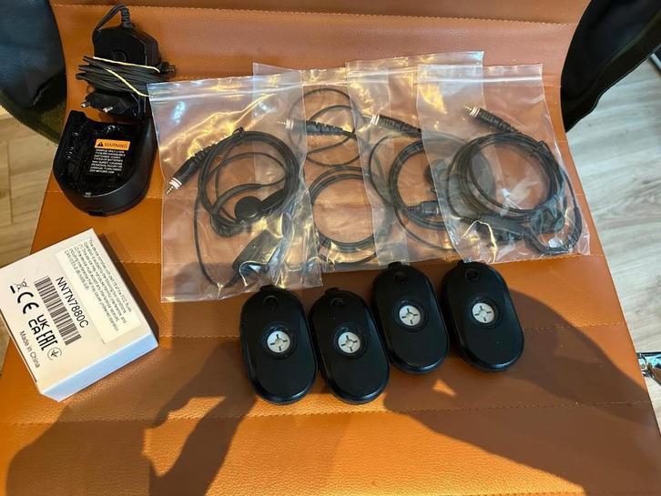 Motorola CLP446e 4 stuks met nieuwe headsets, Telecommunicatie, Portofoons en Walkie-talkies, Gebruikt, Portofoon of Walkie-talkie