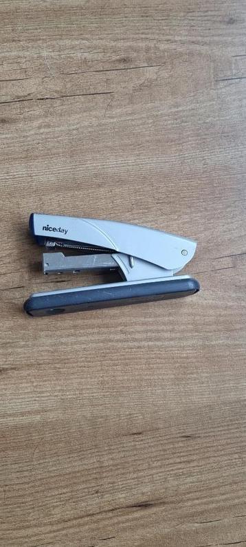 Nietmachine | Staples beschikbaar voor biedingen
