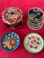 3 verschillende sets vintage onderzetters., Ophalen of Verzenden
