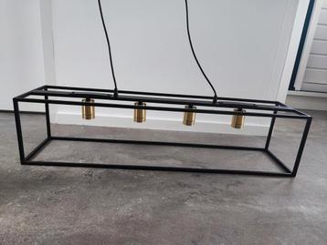 Industriële hanglamp beschikbaar voor biedingen