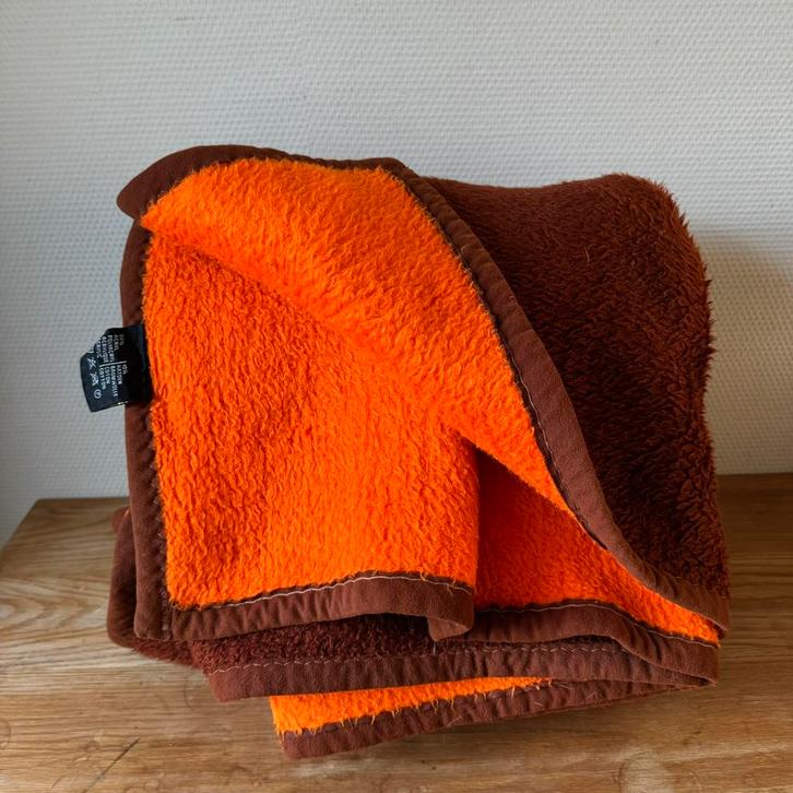 Groot Vintage Bruin Oranje Woondeken, Deken, Kleed, Dralon, Huis en Inrichting, Slaapkamer | Beddengoed, Gebruikt, Deken of Dekbed