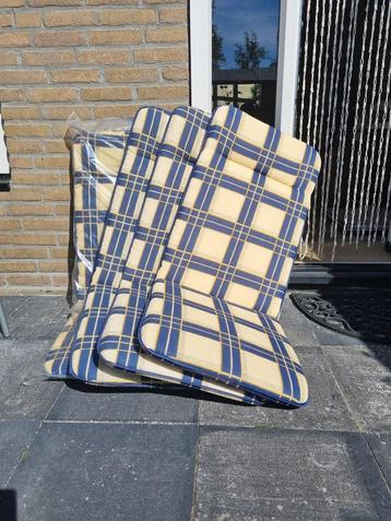 Te koop tuinstoelkussens beschikbaar voor biedingen
