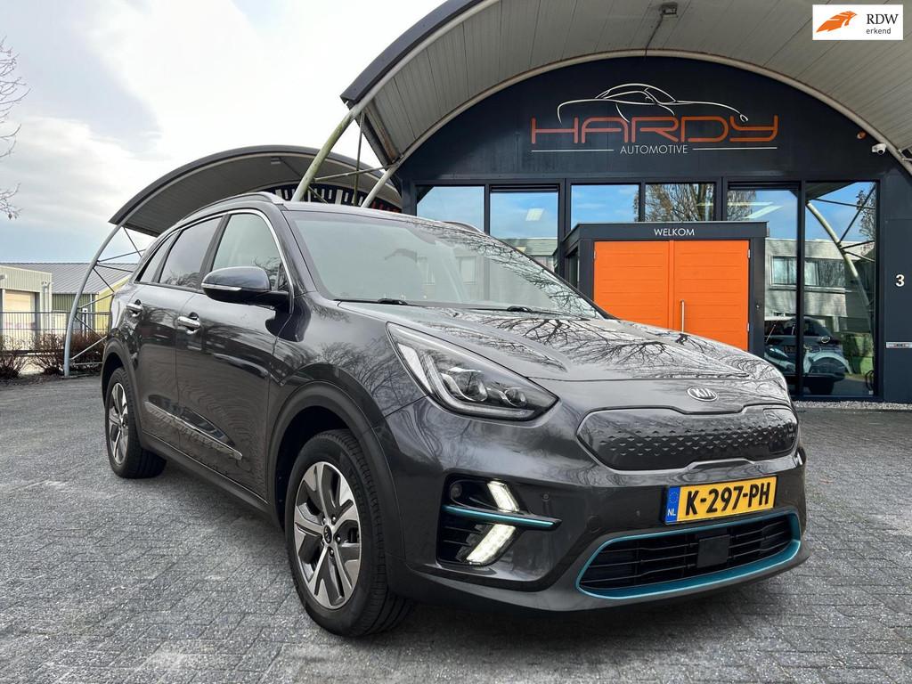 Kia E-Niro ExecutiveLine 64 kWh 100% SOH LEER JBL AUDIO Rijk, Gebruikt, Zwart, 1712 kg, 174 min