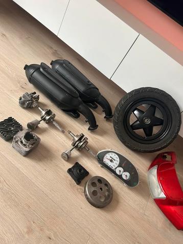 Skr/runner/piagio onderdelen beschikbaar voor biedingen