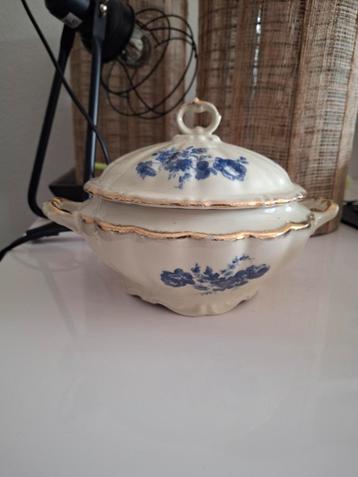 2x Porseleinen Schalen met Deksel - Blauw Bloemmotief beschikbaar voor biedingen