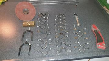 SCHUUR OP RUIMING VAN ALLES WAT VOOR DE HANDYMAN   beschikbaar voor biedingen