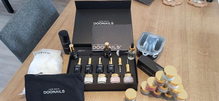 Doonails starterspakket met extra kleuren, Sieraden, Tassen en Uiterlijk, Uiterlijk | Cosmetica en Make-up, Zo goed als nieuw