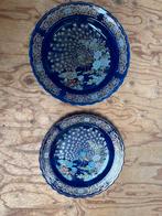 Twee decoratieve blauwe schalen met pauw, Porselein of Keramiek, Schaal, Rond, Ophalen of Verzenden