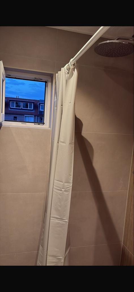Douchegordijn grijs 180cm en verstelbare stang 125-220cm, Huis en Inrichting, Badkamer | Badtextiel en Accessoires, Zo goed als nieuw