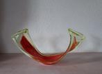 Murano schaal rood/oranje met uranium glas izgst., Antiek en Kunst, Kunst | Designobjecten, Ophalen of Verzenden