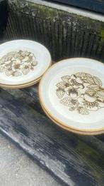 5 retro vintage borden uit Engeland, Huis en Inrichting, Keuken | Servies, Ophalen, Zo goed als nieuw, Bord(en), Overige stijlen