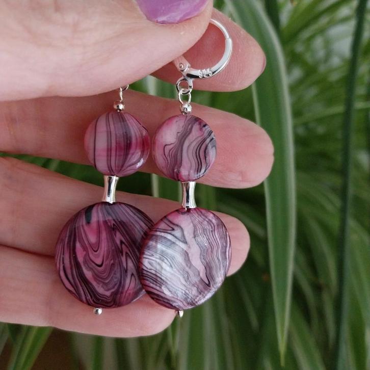 Parelmoer oorbellen met verzilverde oorhaakjes #27355, Sieraden, Tassen en Uiterlijk, Oorbellen, Zo goed als nieuw, Overige materialen