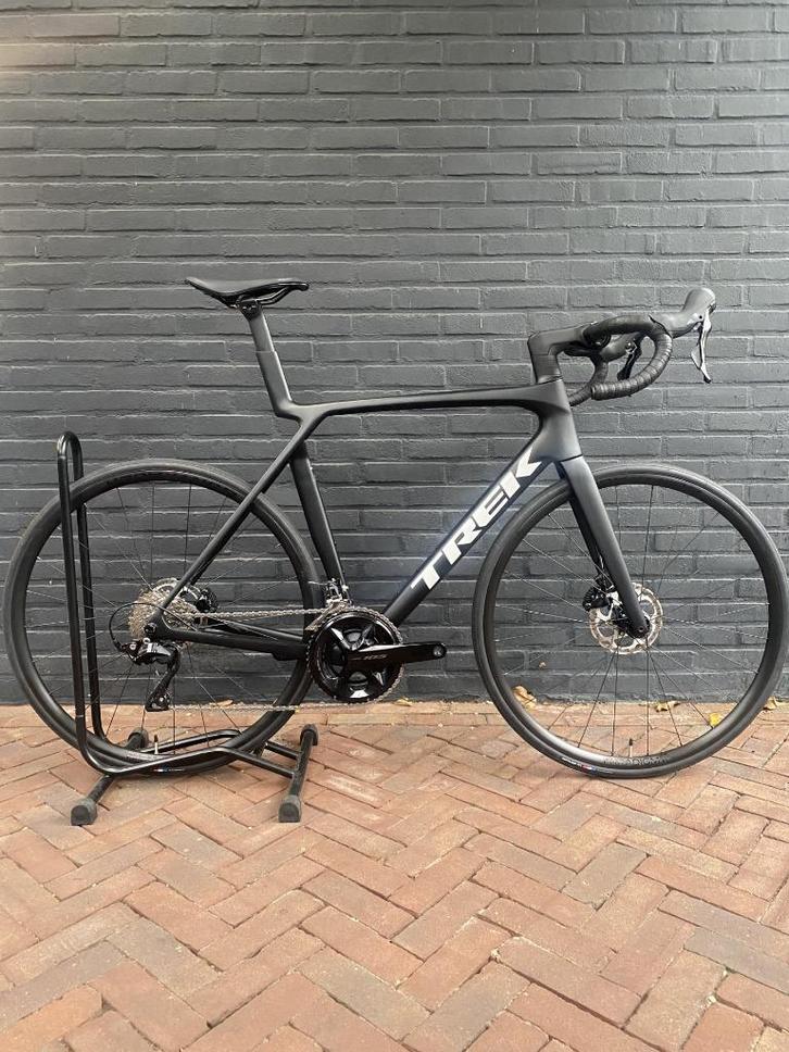 Trek Madone SL 5 L ex-demo, Fietsen en Brommers, Fietsen | Racefietsen, Zo goed als nieuw, Overige merken, Meer dan 20 versnellingen