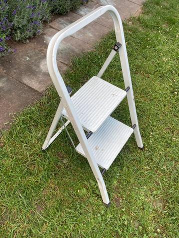 Ladder in prima staat, overbodig  beschikbaar voor biedingen
