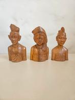 Balinees houtsnijwerk figuren, Ophalen