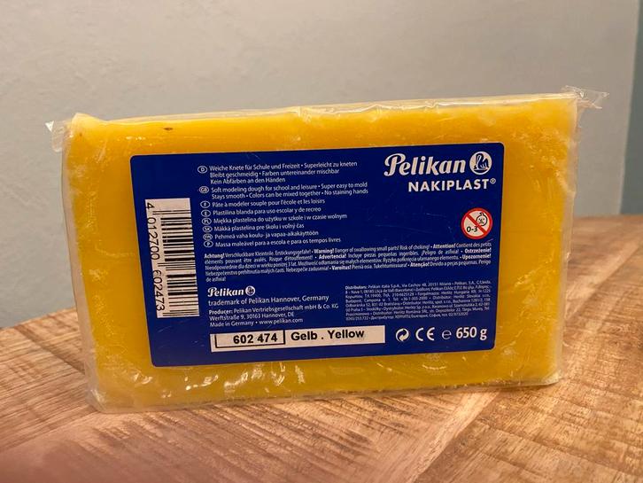 blok Pelikan Nakiplast boetseerklei geel boetseer klei, Hobby en Vrije tijd, Knutselen, Zo goed als nieuw, Materiaal, Ophalen of Verzenden