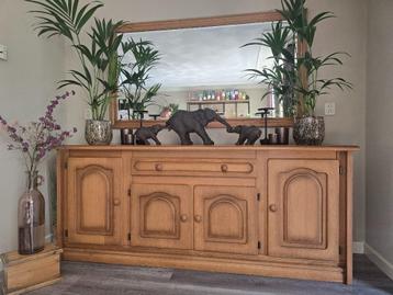 Dressoir beschikbaar voor biedingen