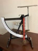 Antieke Weegschaal -  gewicht tot 2 kg, Antiek en Kunst, Antiek | Gereedschap en Instrumenten, Ophalen