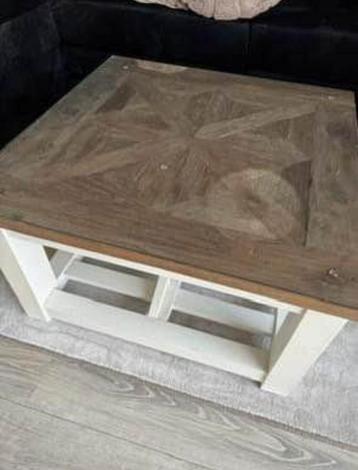 Salontafel beschikbaar voor biedingen