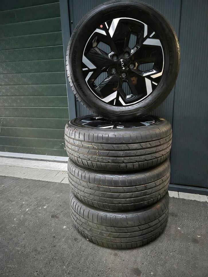 5x114.3 / 17inch ORGINEEL KIA NIRO DEMO SET ZOMERBANDEN TPMS, Auto-onderdelen, Banden en Velgen, Banden en Velgen, Zomerbanden