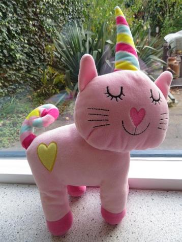 Roze velours poes met feestmuts van Hema gekleurde staart beschikbaar voor biedingen