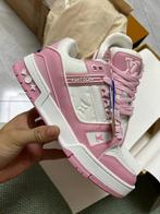 Louis Vuitton LV Sneakers Roze, Kleding | Dames, Schoenen, Ophalen of Verzenden, Nieuw, Roze, Sneakers of Gympen