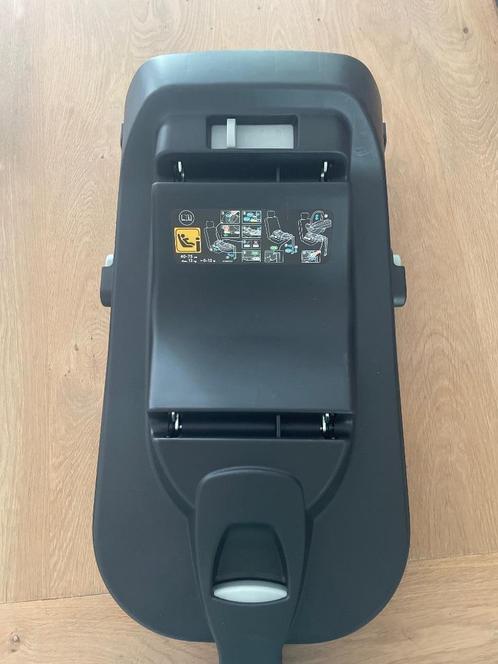 Maxi-Cosi Cabriofix i-Size Base. Niet gebruikt, Kinderen en Baby's, Autostoeltjes, Nieuw, Maxi-Cosi, 0 t/m 13 kg, Isofix, Ophalen