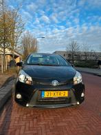Toyota Yaris 1.5 Full Hybrid CVT 5DR 2012 Zwart, Auto's, 1497 cc, 74 pk, Zwart, 4 cilinders