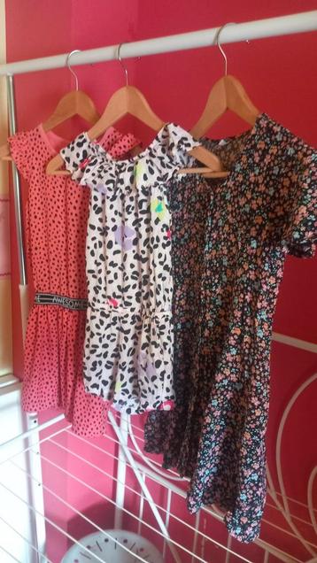 2 leuke jurkjes en 1 jumpsuit  beschikbaar voor biedingen