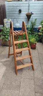 Decoratieve houten trap, Doe-het-zelf en Verbouw, Ladders en Trappen, Ophalen, Zo goed als nieuw, Minder dan 2 meter