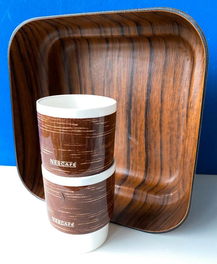 Vintage Nescafé cup & houtlook Robex Caleppio schaal, Huis en Inrichting, Keuken | Servies, Gebruikt, Kop(pen) en/of Schotel(s)