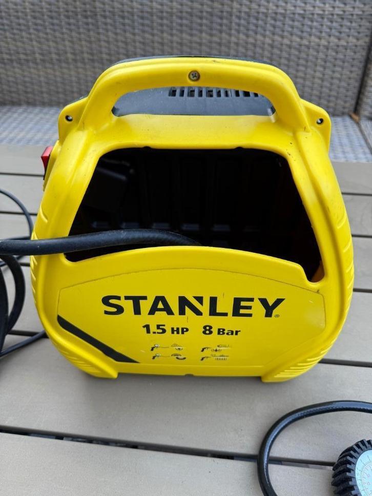 Stanley Draagbare Compressor 8 Bar, Doe-het-zelf en Verbouw, Compressors, Zo goed als nieuw, 6 tot 10 bar, Minder dan 25 liter