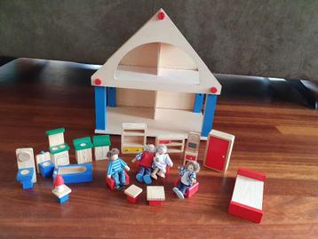 POPPENHUIS   met veel meubeltjes   beschikbaar voor biedingen