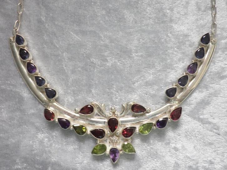 Prachtig Zilveren Collier met Granaat - Peridot - Amethist, Sieraden, Tassen en Uiterlijk, Antieke sieraden, Ketting, Zilver, Met edelsteen