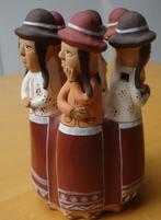 Cirkel van 6 vrouwen. Peru. Ceramic. Hoogte 18 cm., Antiek en Kunst, Beelden, Ophalen